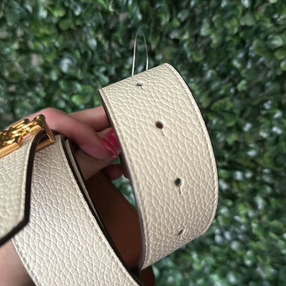 Tory Burch Britten Ivory Tan Belt with Gold Buckle Reversible Size XXL - Picture 6 of 6